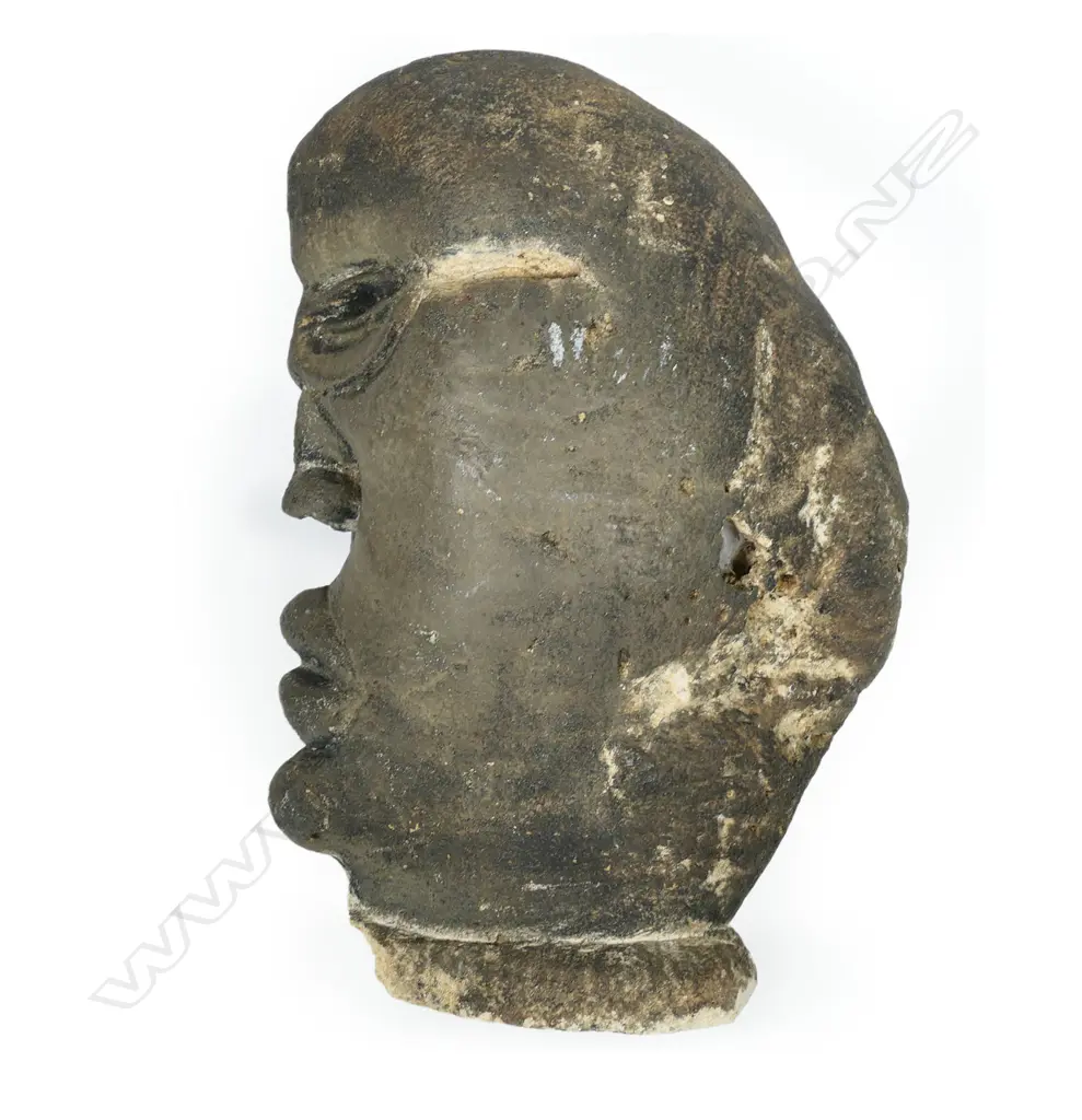 A Solomon Islands carved coral head, Image 1++